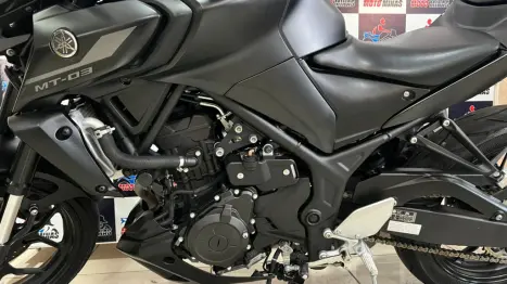 YAMAHA MT-03 300 ABS, Foto 9