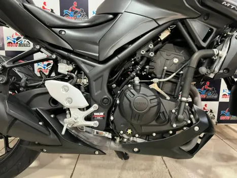 YAMAHA MT-03 300 ABS, Foto 12