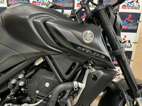 YAMAHA MT-03 300 ABS, Foto 14