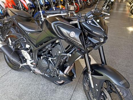 YAMAHA MT-03 300 ABS, Foto 3