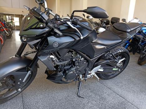 YAMAHA MT-03 300 ABS, Foto 4