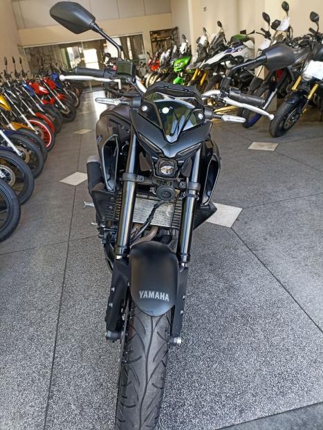 YAMAHA MT-03 300 ABS, Foto 5