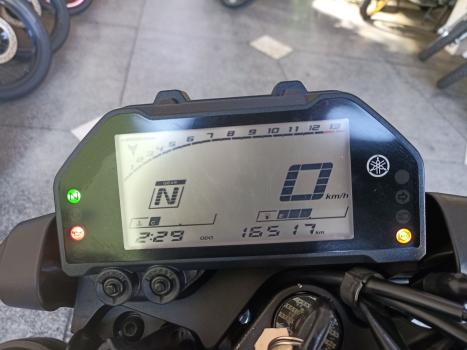YAMAHA MT-03 300 ABS, Foto 7