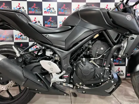 YAMAHA MT-03 300 ABS, Foto 10