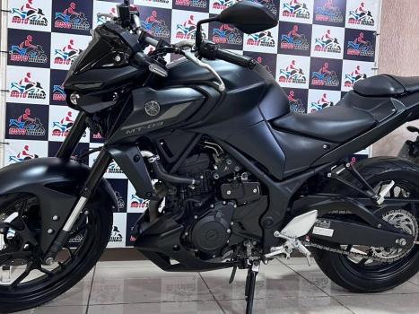 YAMAHA MT-03 300 ABS, Foto 2
