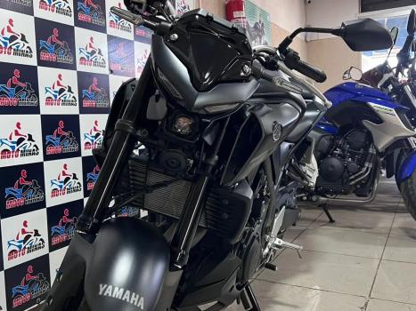 YAMAHA MT-03 300 ABS, Foto 6
