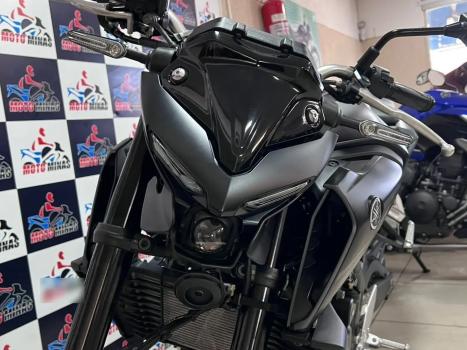 YAMAHA MT-03 300 ABS, Foto 7