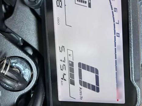 YAMAHA MT-03 300 ABS, Foto 8