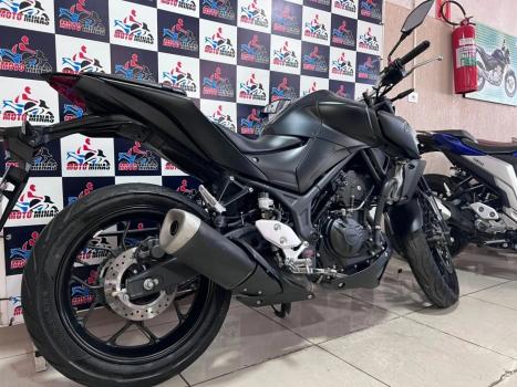 YAMAHA MT-03 300 ABS, Foto 12