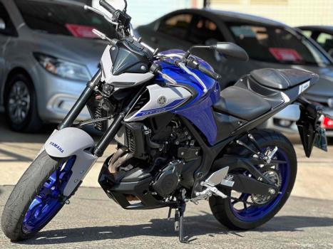 YAMAHA MT-03 300 ABS, Foto 7