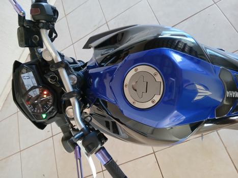 YAMAHA MT-03 300 ABS, Foto 4
