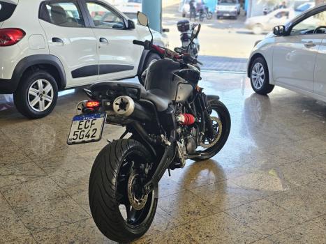 YAMAHA MT-03 660 , Foto 3