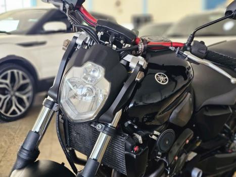 YAMAHA MT-03 660 , Foto 10