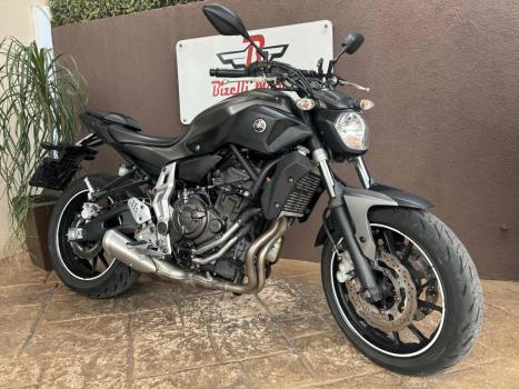 YAMAHA MT-07 700 , Foto 4