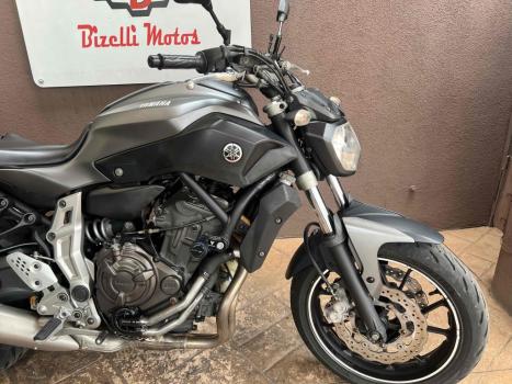 YAMAHA MT-07 700 , Foto 6