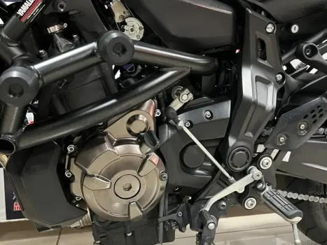 YAMAHA MT-07 700 , Foto 4