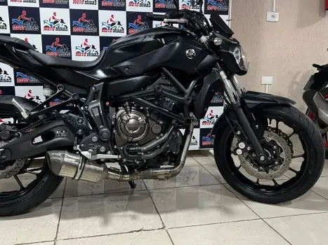 YAMAHA MT-07 700 , Foto 8