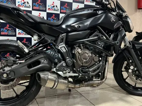 YAMAHA MT-07 700 , Foto 10