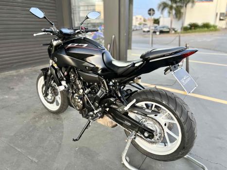 YAMAHA MT-07 700 ABS, Foto 4