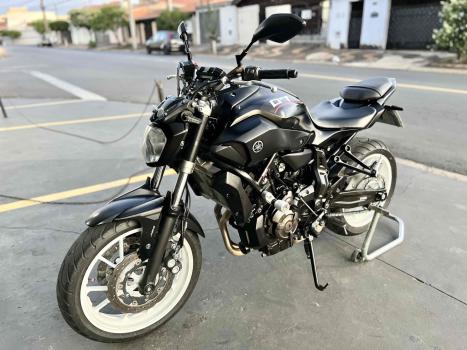 YAMAHA MT-07 700 ABS, Foto 6