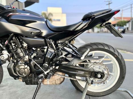 YAMAHA MT-07 700 ABS, Foto 8