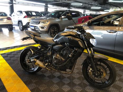 YAMAHA MT-07 700 ABS, Foto 2