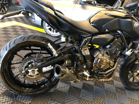 YAMAHA MT-07 700 ABS, Foto 3