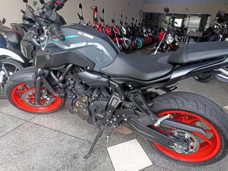 YAMAHA MT-07 700 ABS, Foto 8