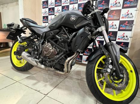 YAMAHA MT-07 700 ABS, Foto 9