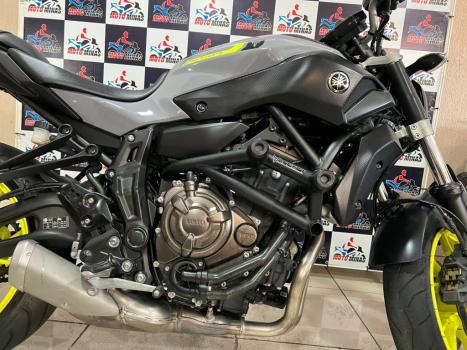 YAMAHA MT-07 700 ABS, Foto 14