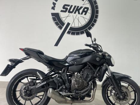 YAMAHA MT-07 700 ABS, Foto 4
