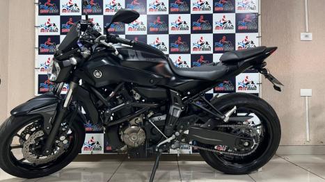 YAMAHA MT-07 700 ABS, Foto 1