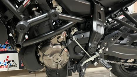 YAMAHA MT-07 700 ABS, Foto 4