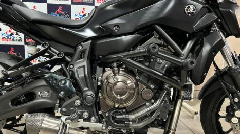 YAMAHA MT-07 700 ABS, Foto 11