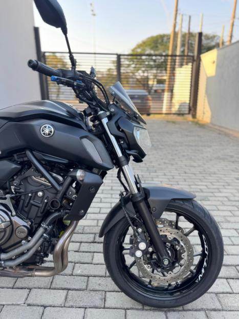 YAMAHA MT-07 700 ABS, Foto 9