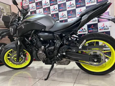 YAMAHA MT-07 700 ABS, Foto 7