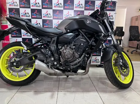 YAMAHA MT-07 700 ABS, Foto 11