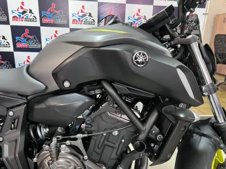 YAMAHA MT-07 700 ABS, Foto 13