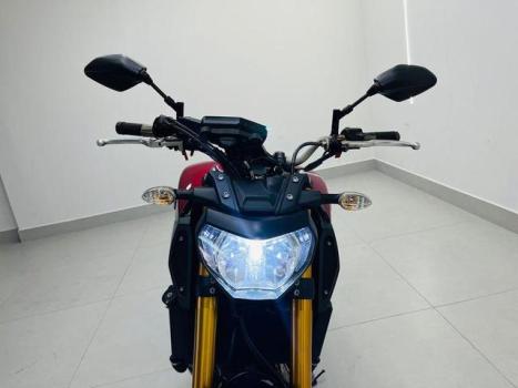 YAMAHA MT-09 850 ABS, Foto 2