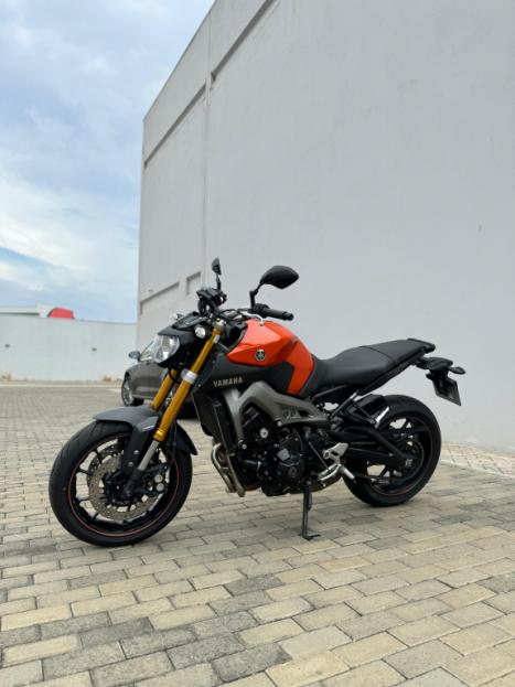 YAMAHA MT-09 850 ABS, Foto 2