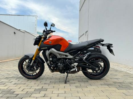 YAMAHA MT-09 850 ABS, Foto 1