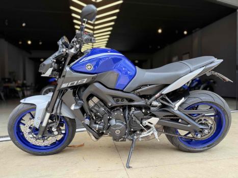 YAMAHA MT-09 850 ABS, Foto 2