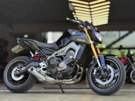 YAMAHA MT-09 850 ABS, Foto 2