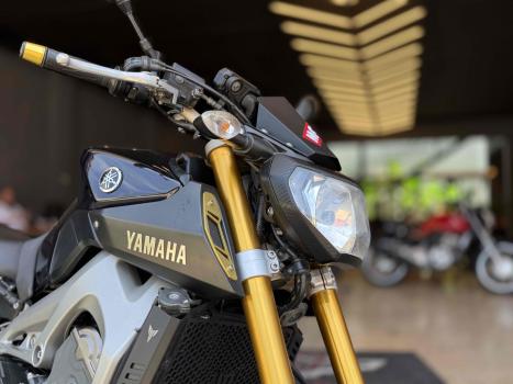 YAMAHA MT-09 850 ABS, Foto 3