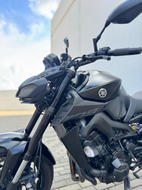 YAMAHA MT-09 850 ABS, Foto 3