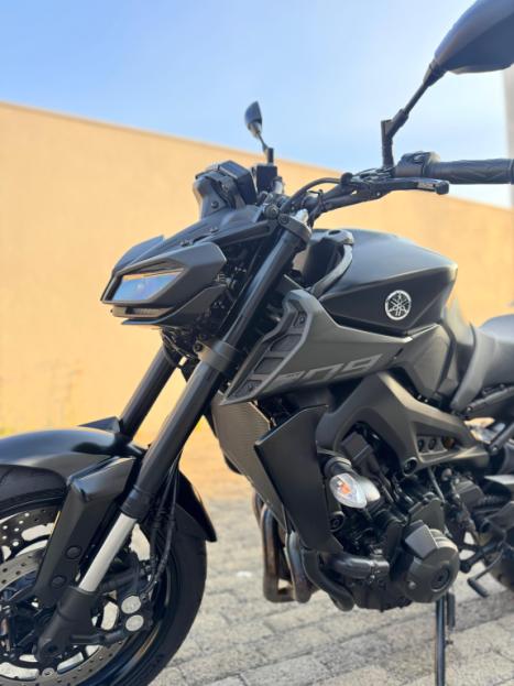 YAMAHA MT-09 850 ABS, Foto 3