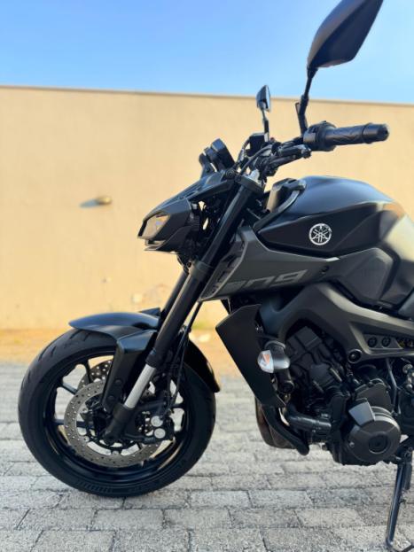 YAMAHA MT-09 850 ABS, Foto 4