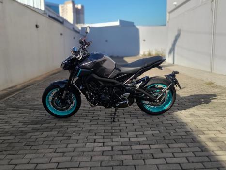 YAMAHA MT-09 850 ABS, Foto 2
