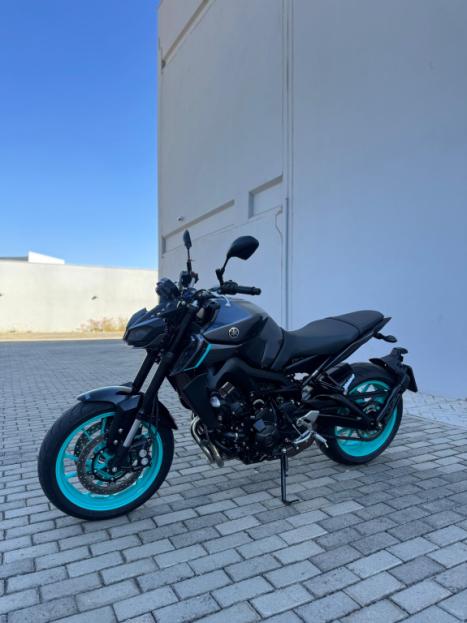 YAMAHA MT-09 850 ABS, Foto 2