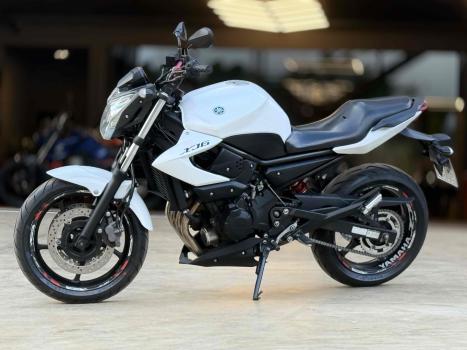 YAMAHA XJ6 600 N, Foto 2